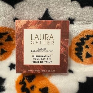 Laura Geller Baked Balance-N-Glow Illuminating Foundation